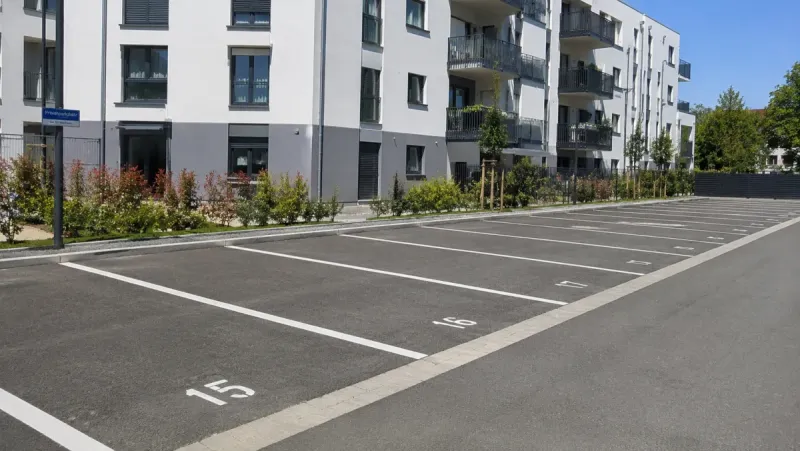 Parkplatz-Markierungen erneuern